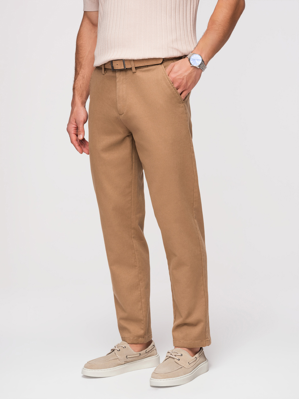 Męskie spodnie chino SLIM FIT z delikatną teksturą - brązowe V2 - Rozmiar: L