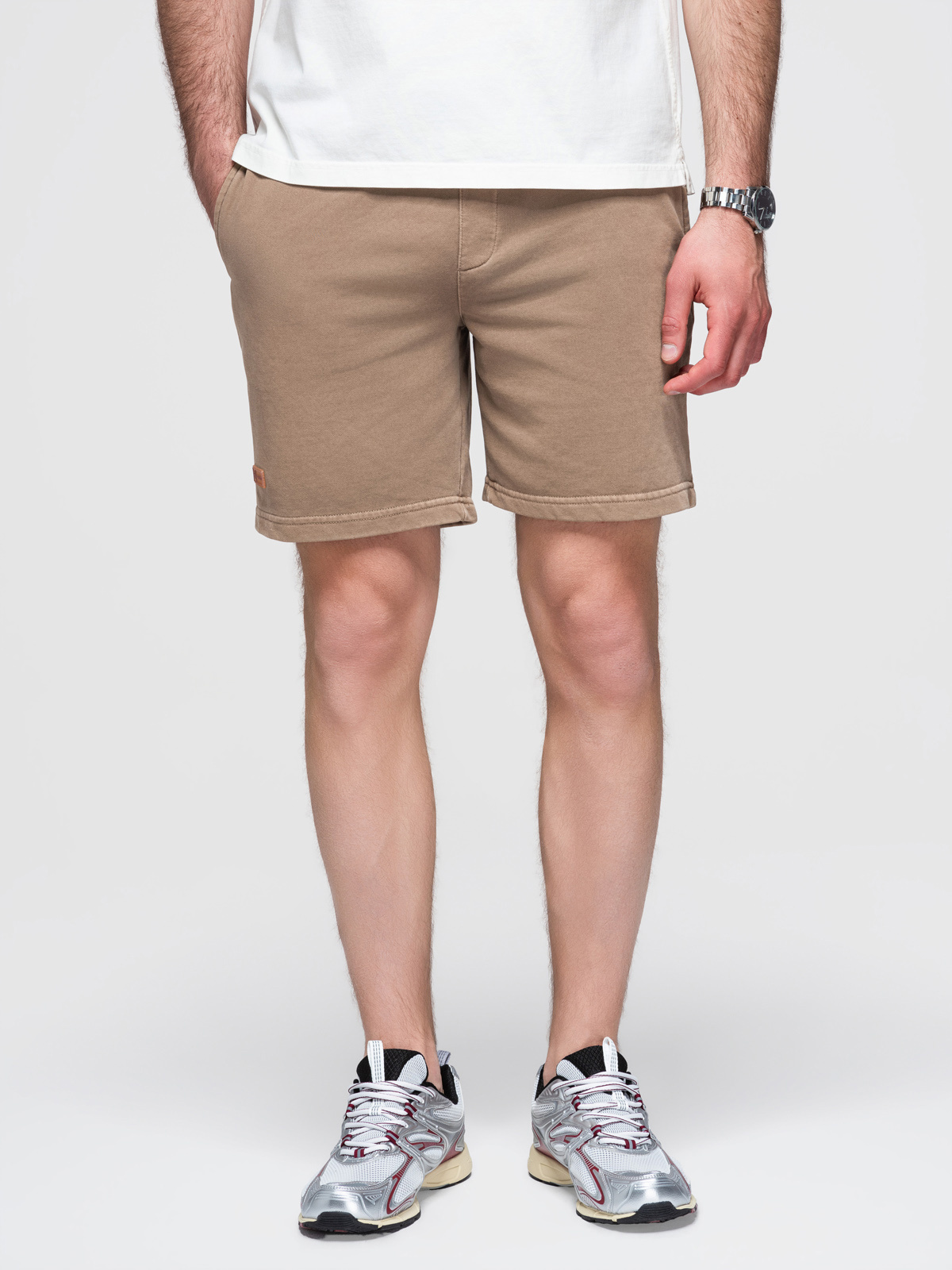 Krótkie spodenki męskie dresowe RELAXED FIT w stylu athleisure – jasnobrązowe V2 - Rozmiar: XXL