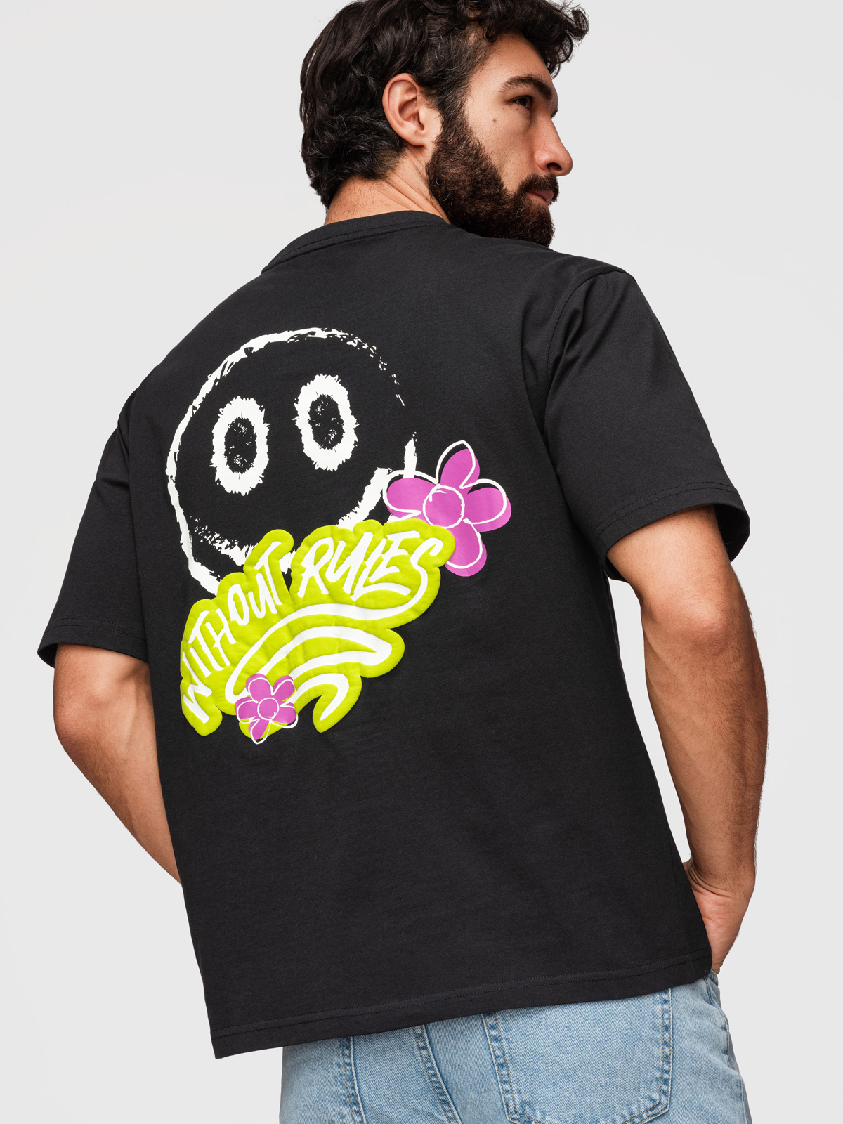 Męski bawełniany T-shirt o kroju lose fit z printami - czarny V1 - Rozmiar: XL