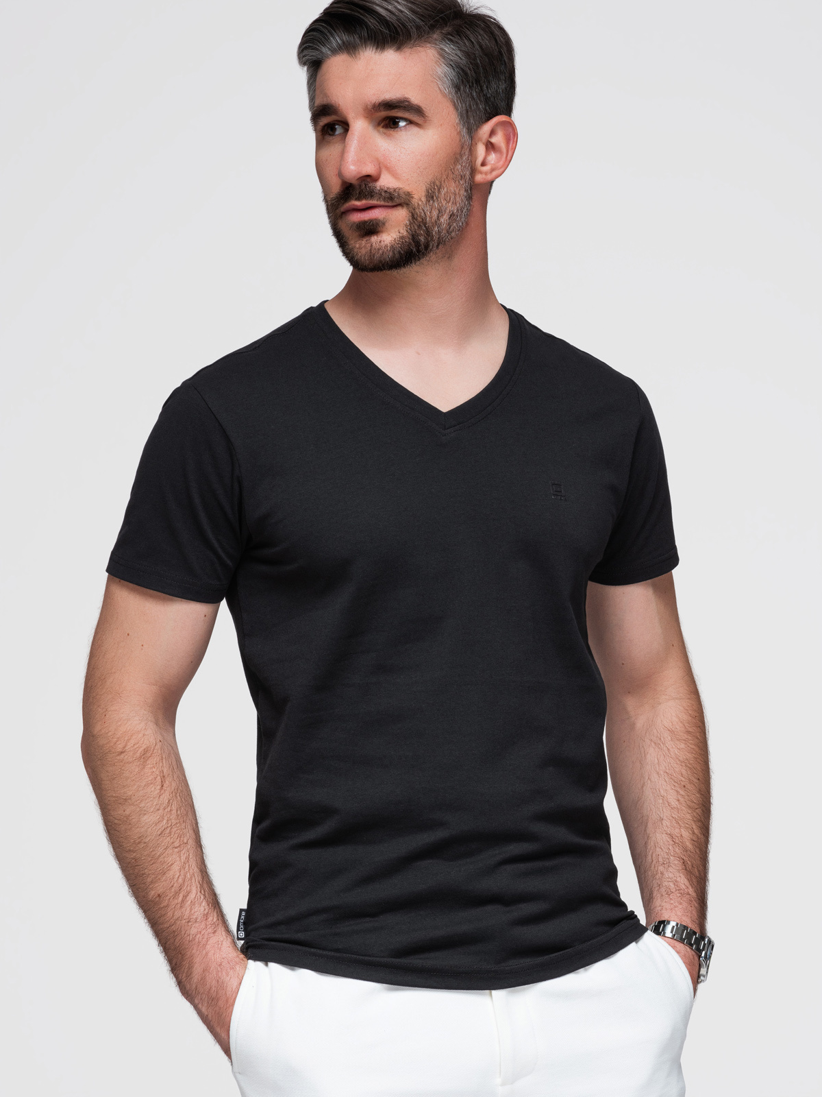 Męski sygnowany t-shirt V-neck z elastanem – czarny V3 - Rozmiar: M