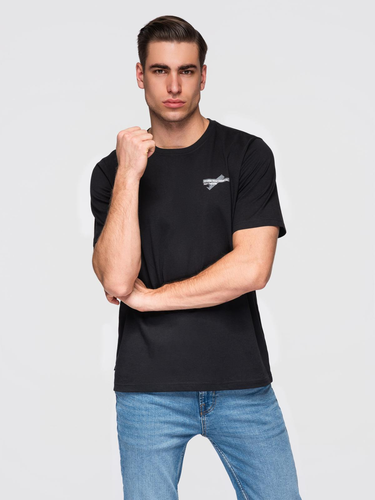 Męski t-shirt z niewielkim nadrukiem na klatce piersiowej - czarny V2