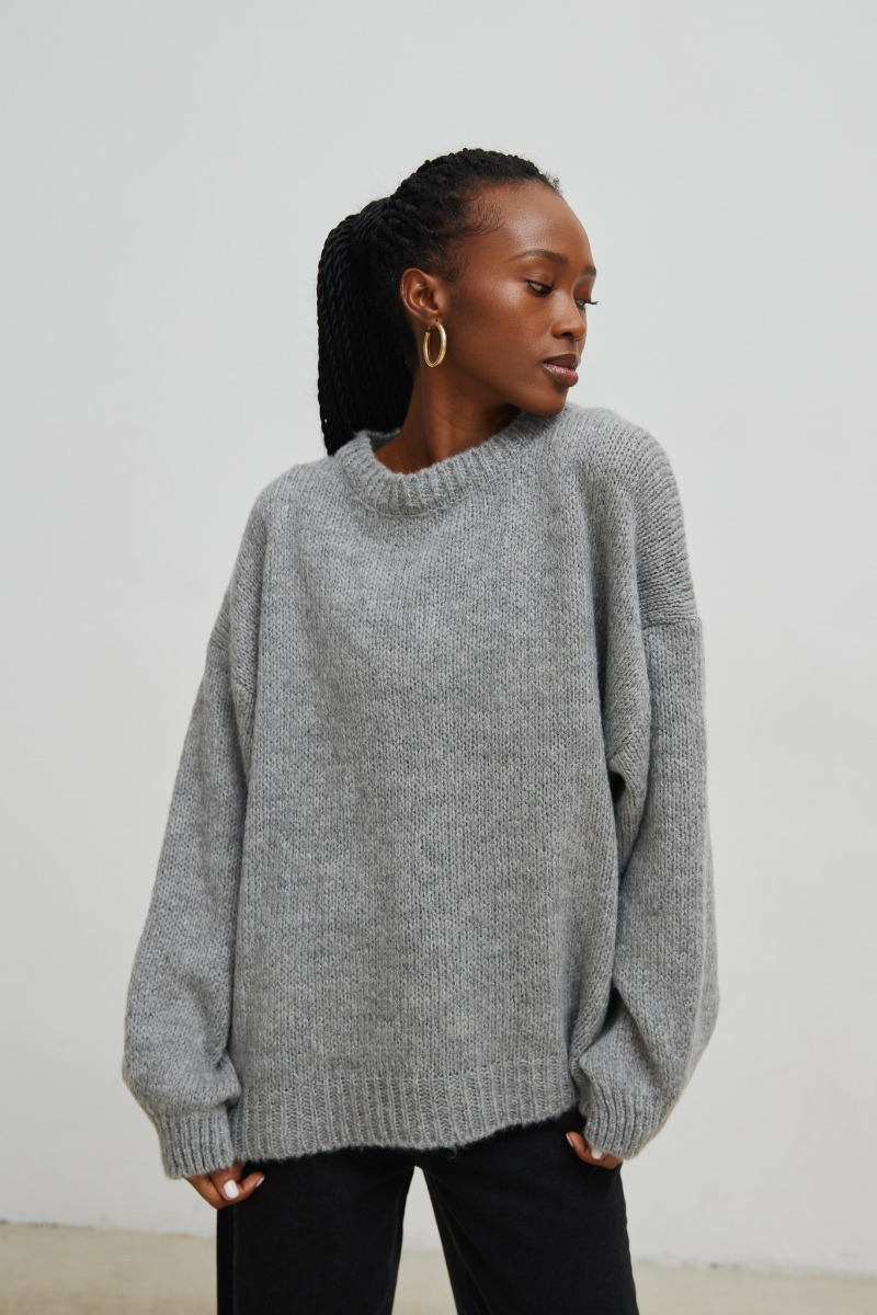 Sweter oversize z bufiastym rękawem SZARY - Marsala