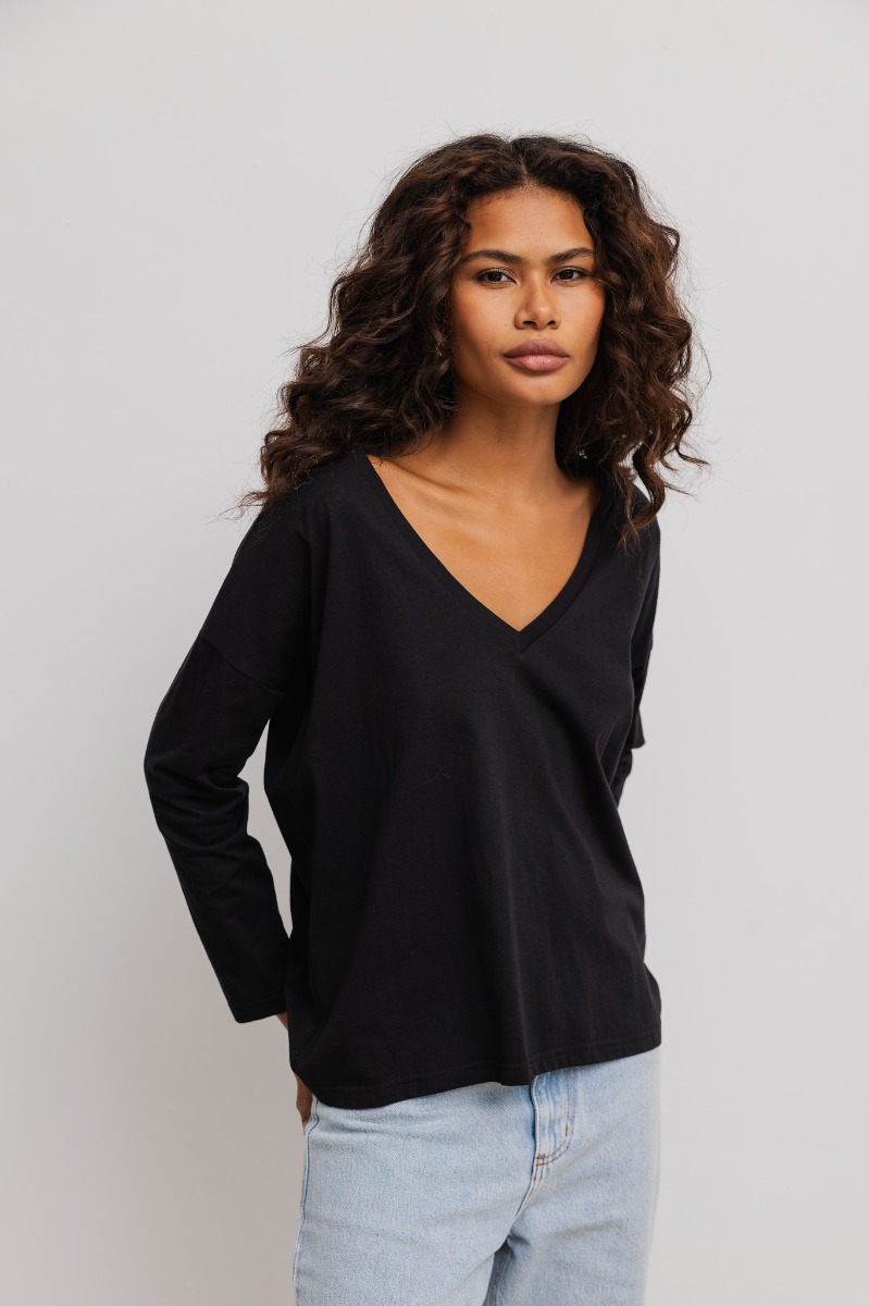 LONGSLEEVE z dekoltem w kształcie V w kolorze CZARNYM - Marsala