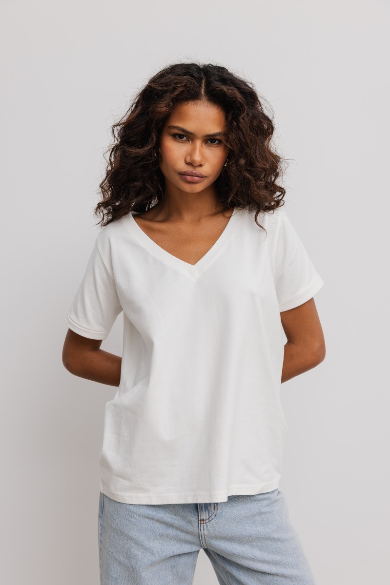 T shirt z dekoltem w kształcie V w kolorze ECRU - Marsala