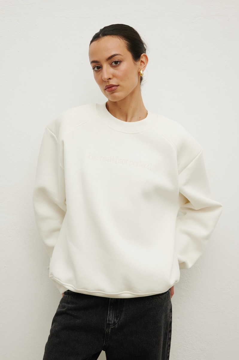 Klasyczna bluza z HAFTEM w kolorze CREAM - Marsala