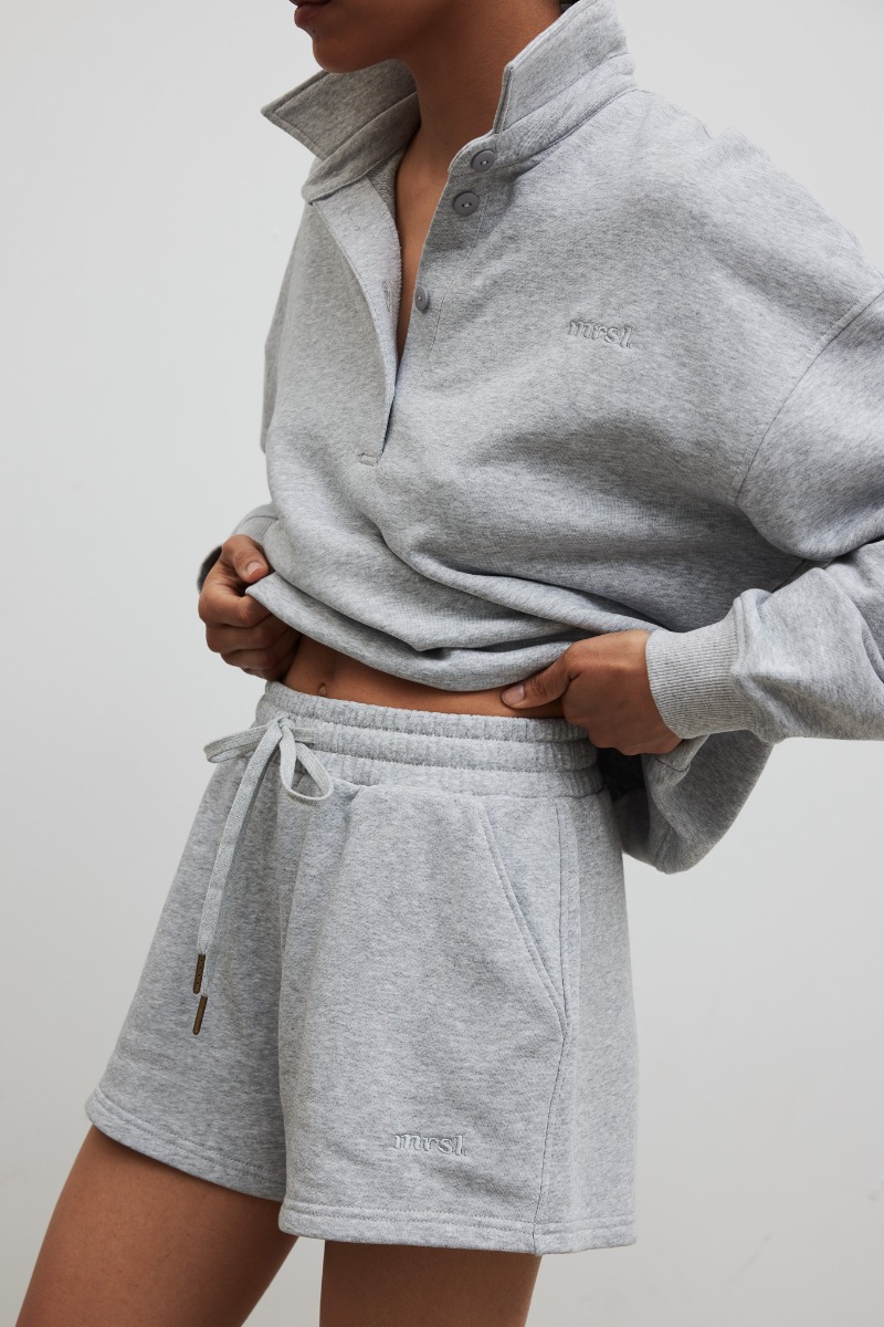 Szorty z dzianiny dresowej w kolorze GREY MELANGE - Marsala