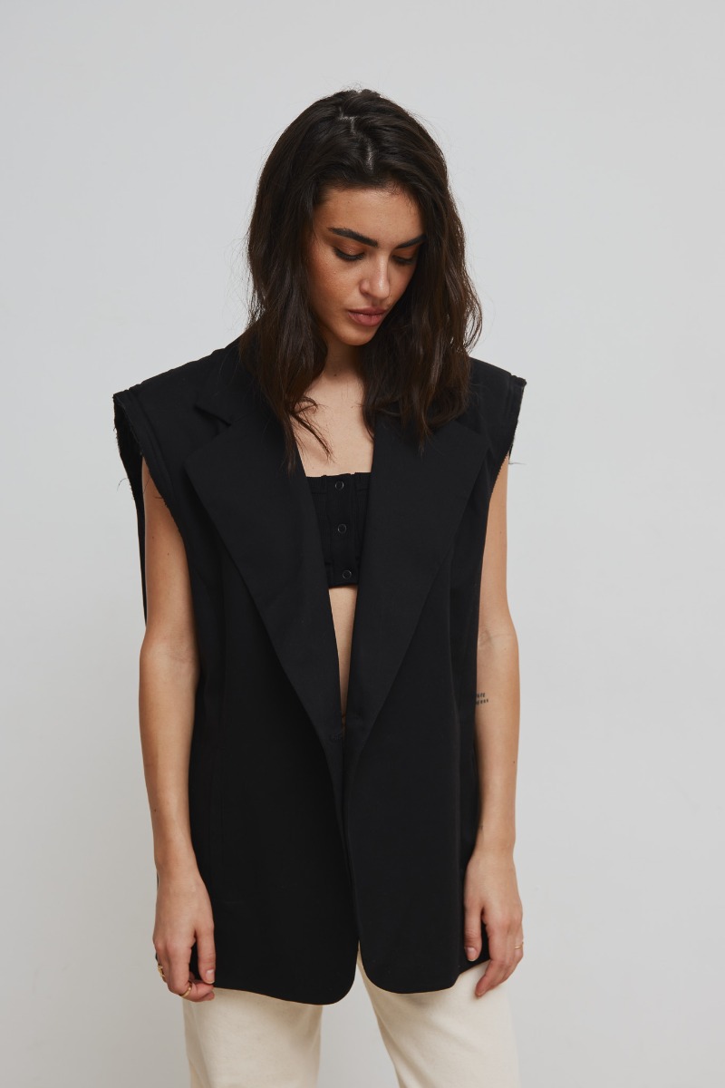 Kamizelka typu oversize w kolorze TOTALLY BLACK - Marsala