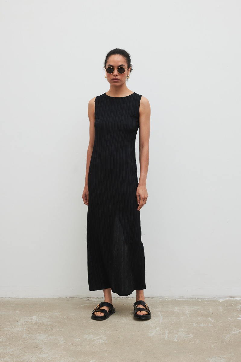 Sukienka maxi z wiskozy w kolorze BLACK - Marsala