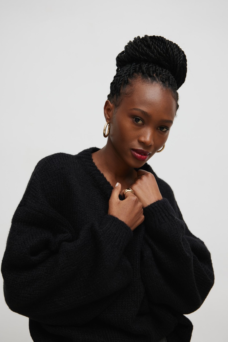 Sweter oversize z bufiastym rękawem BLACK - Marsala