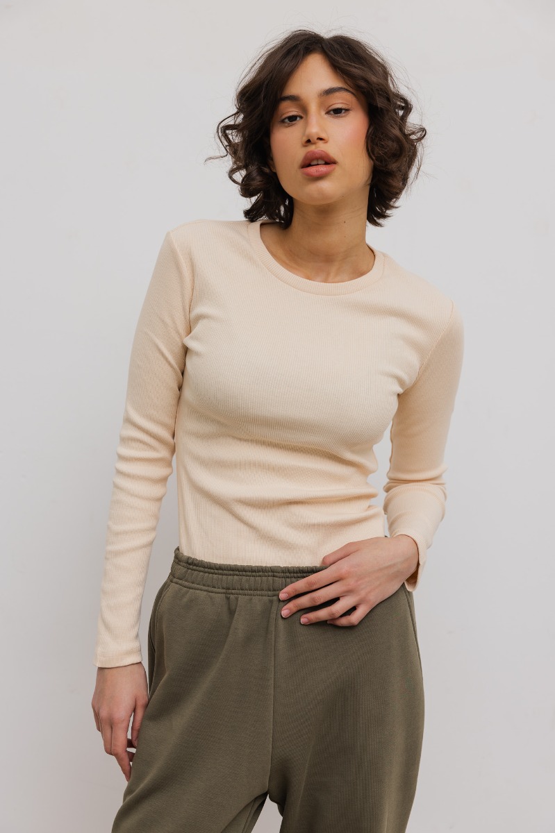 Dopasowany top z długim rękawem z prążkowanej dzianiny w kolorze BISQUIT - Marsala