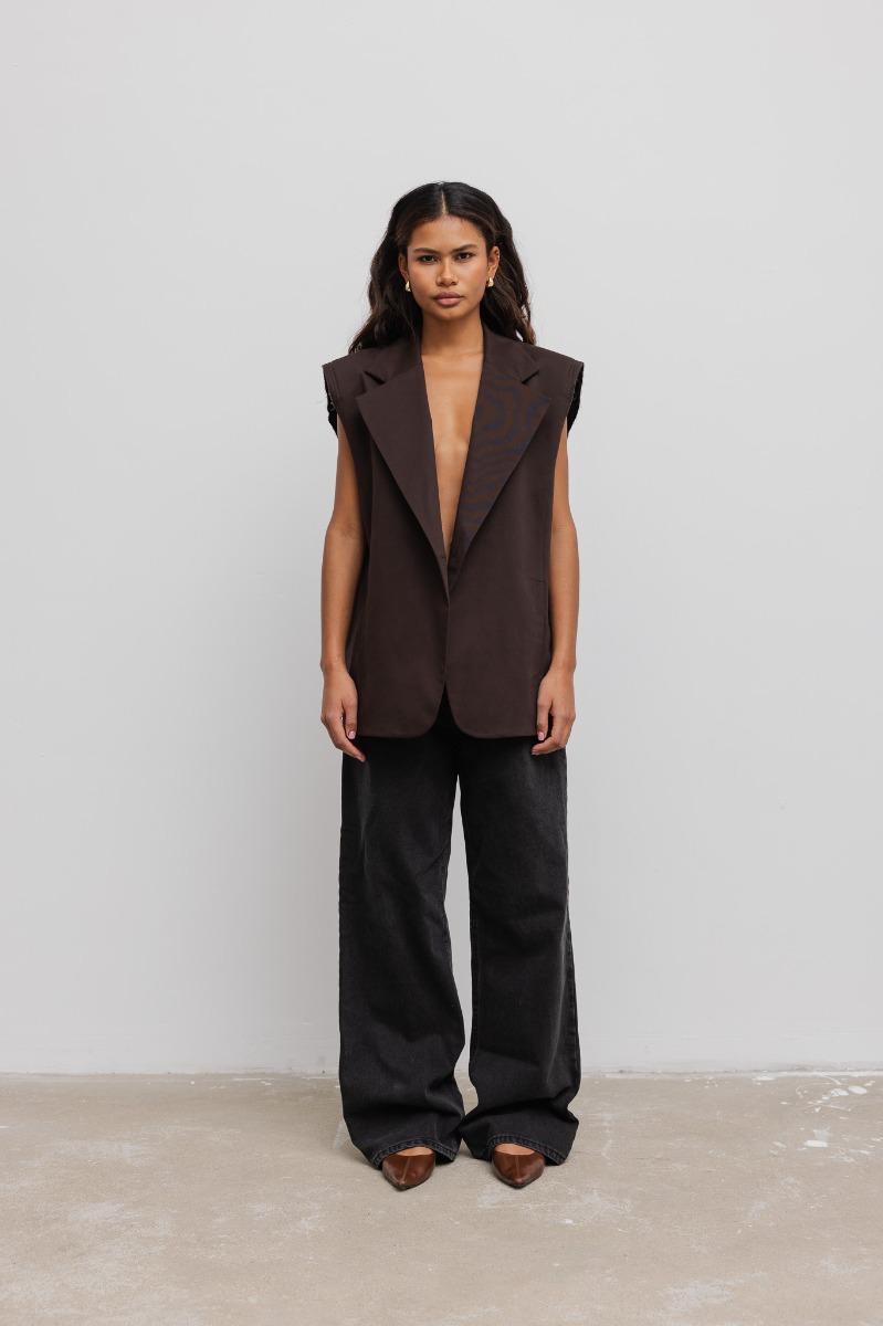 Kamizelka typu oversize w kolorze DARK CHOCOLATE - Marsala