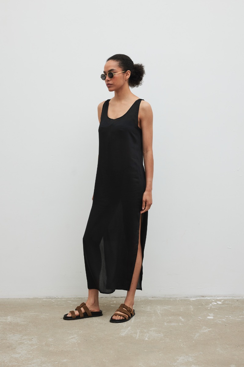 Sukienka MAXI z rozcięciami w kolorze BLACK - Marsala