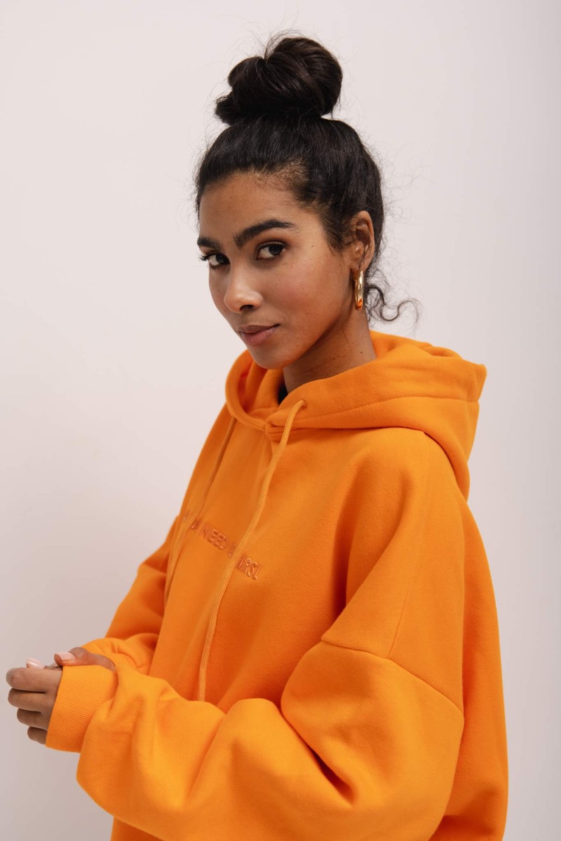 Bluza z kapturem oraz HAFTEM w kolorze EXOTIC ORANGE - Marsala