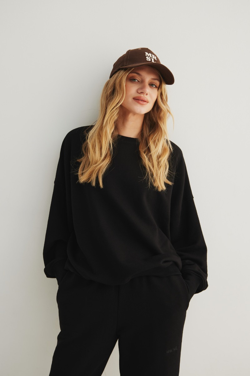 Bluza damska o kroju regular fit w kolorze TOTALLY BLACK - Marsala