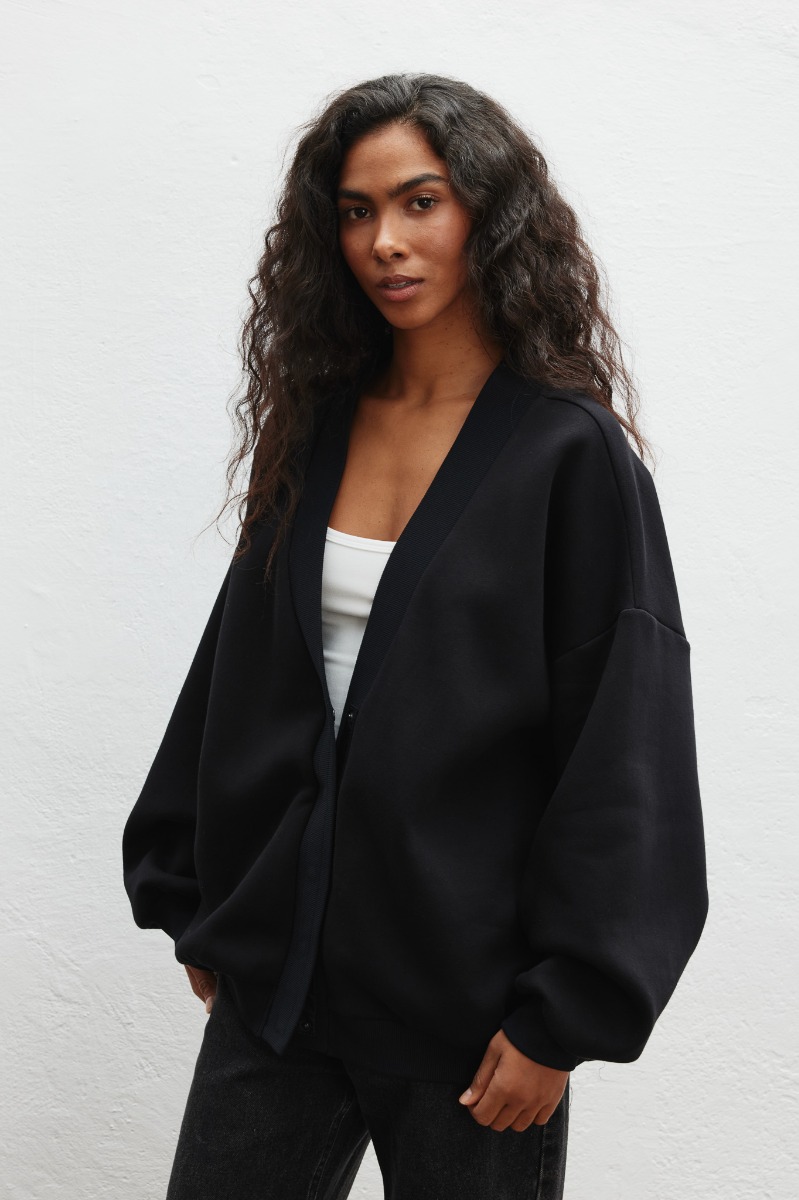 Bluza typu oversize z napami w kolorze TOTALLY BLACK - Marsala