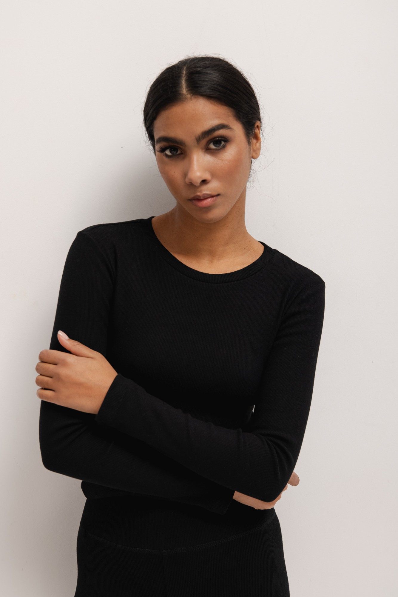 Dopasowany top z długim rękawem z dzianiny w kolorze DEEP BLACK skin peach - Marsala