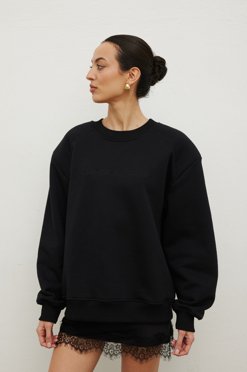 Klasyczna bluza z HAFTEM w kolorze TOTALLY BLACK - Marsala