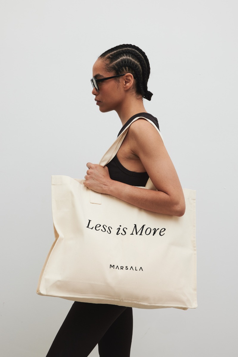 Torba typu shopper bag beżowa large size LESS IS MORE haftowana - Marsala