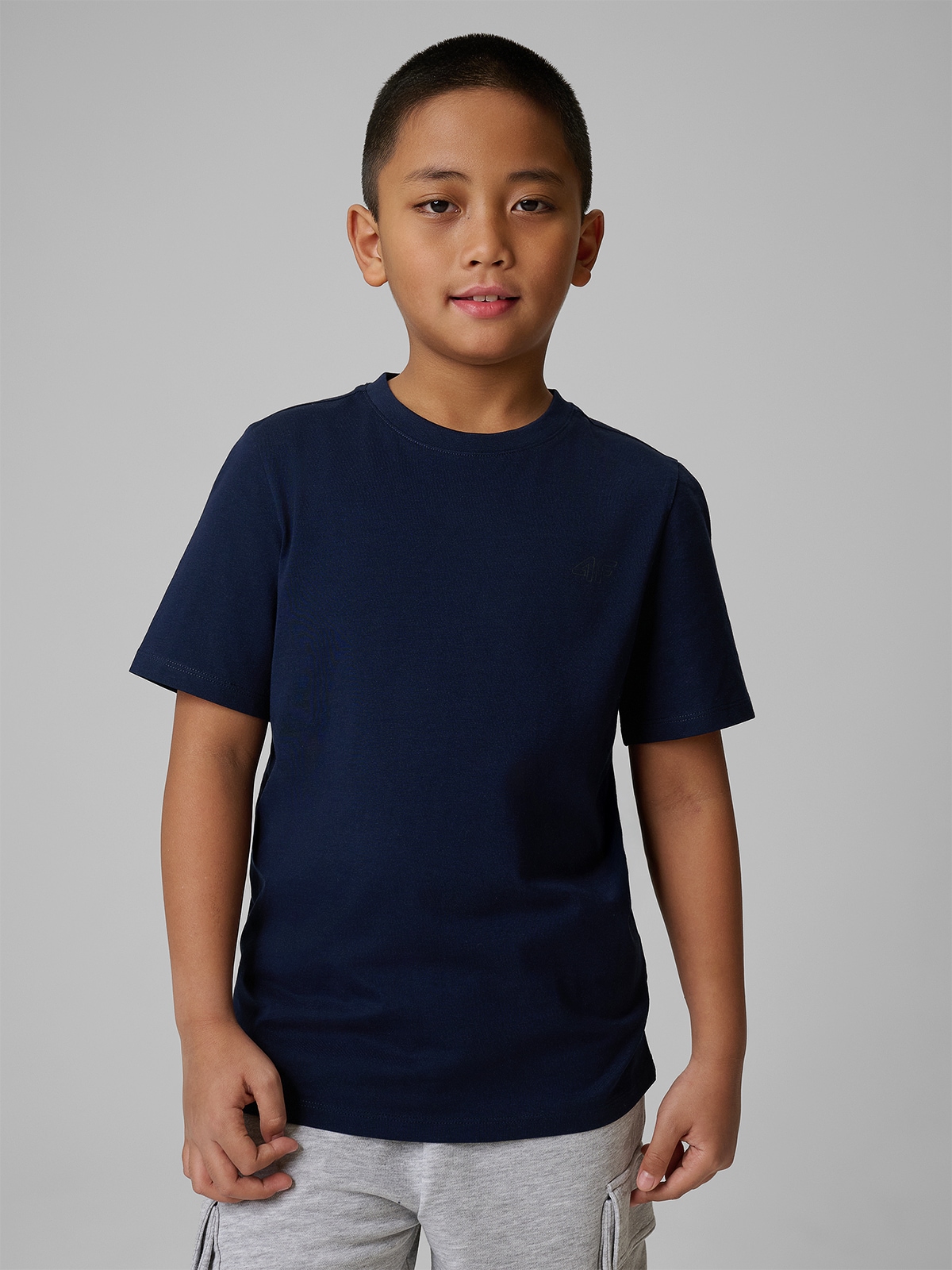T-shirt regular gładki chłopięcy - granatowy 134 (8-9 lat)