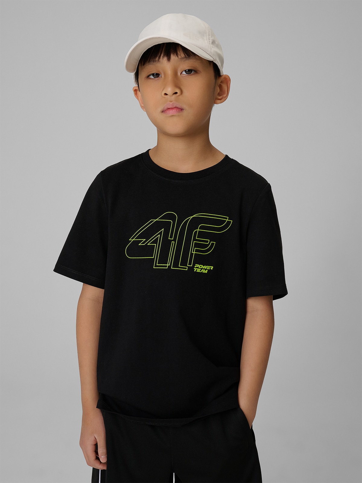 4F T-shirt regular z nadrukiem chłopięcy - czarny 158 (12-13 lat)