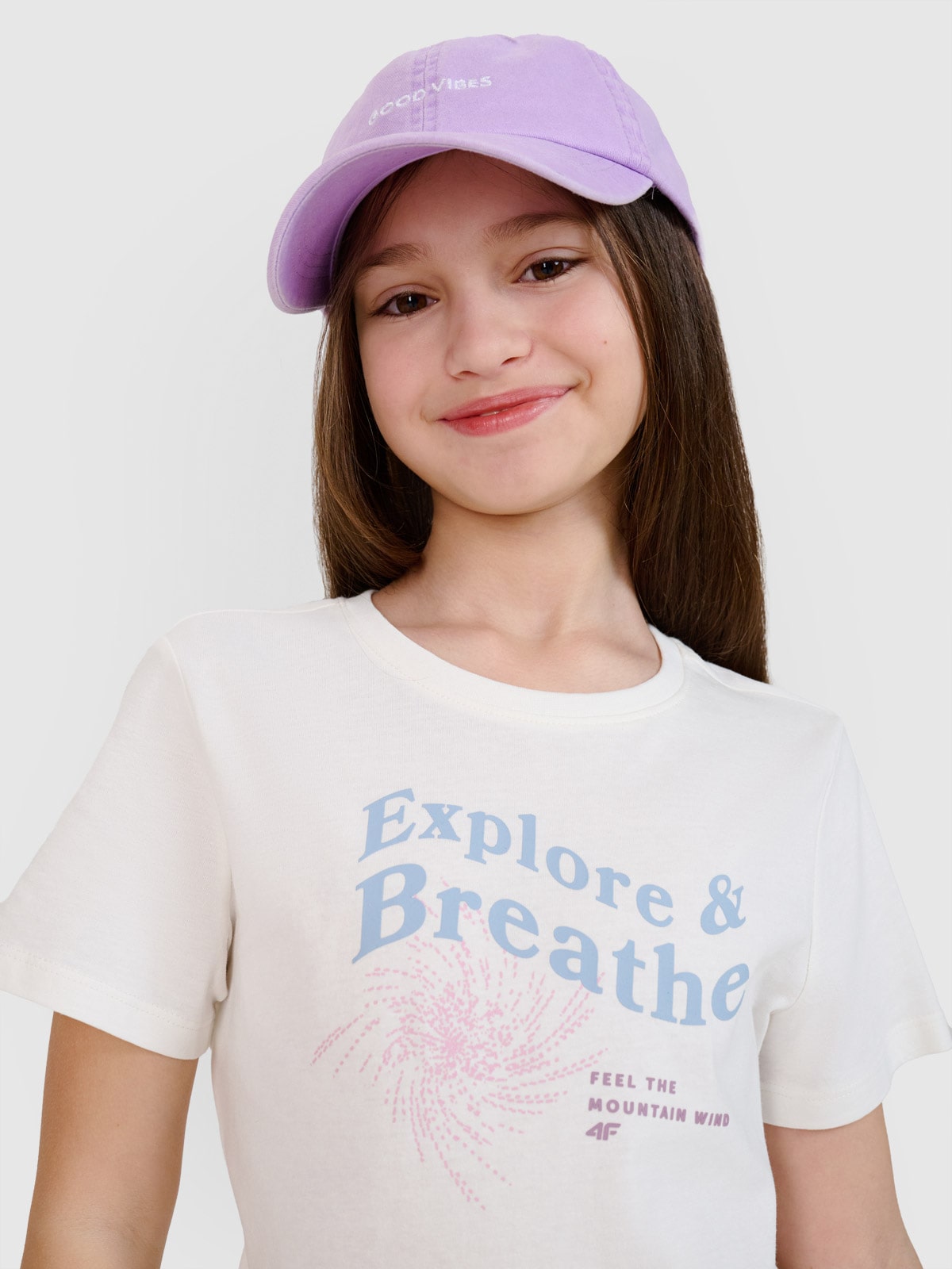 T-shirt regular z nadrukiem dziewczęcy - biały 122 (6-7 lat)