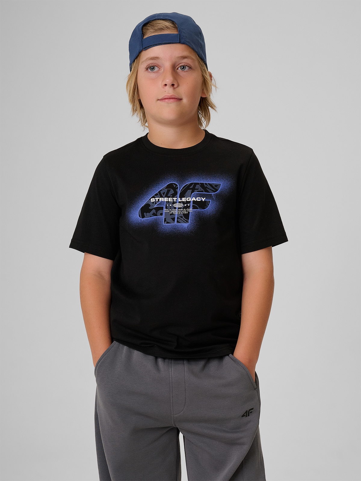 4F T-shirt regular z nadrukiem chłopięcy - czarny 164 (13-14 lat)