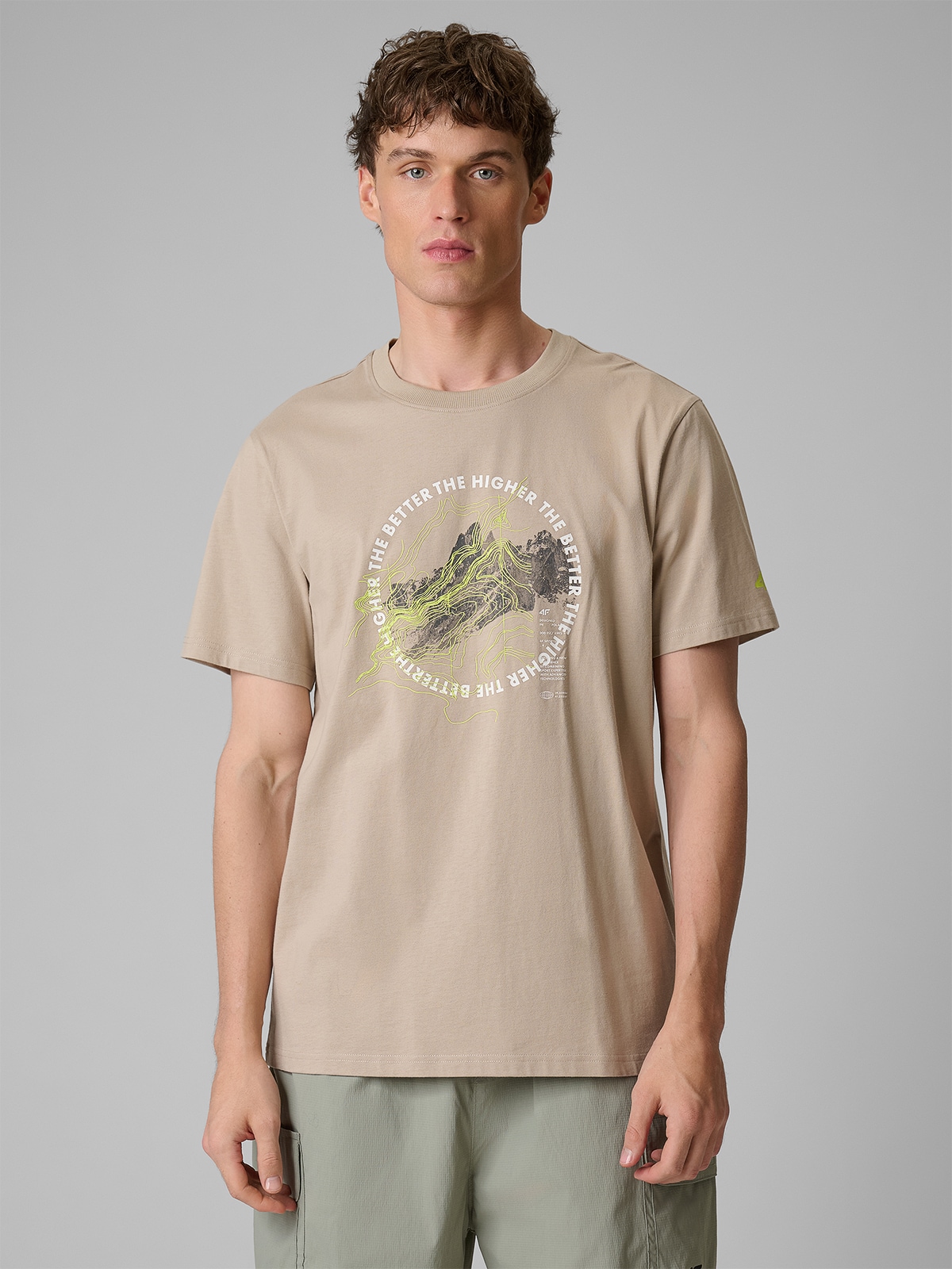 4F T-shirt regular z nadrukiem męski - beżowy M