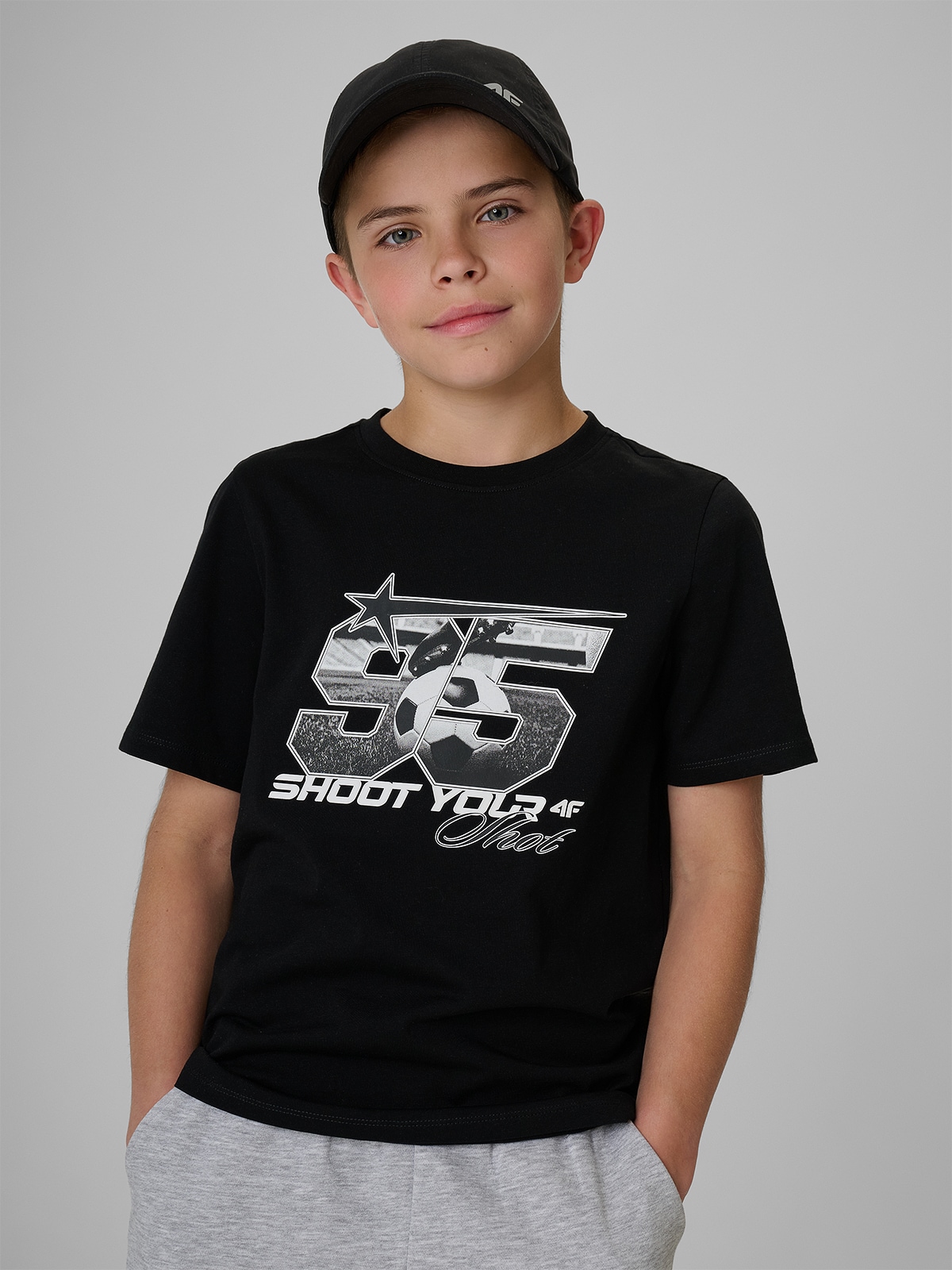 4F T-shirt regular z nadrukiem chłopięcy - czarny 158 (12-13 lat)
