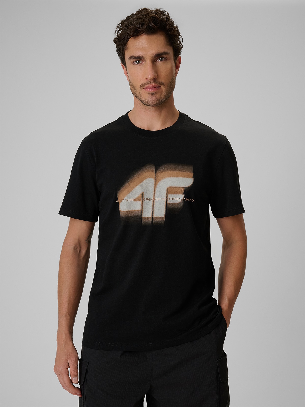 4F T-shirt regular z nadrukiem męski - czarny L