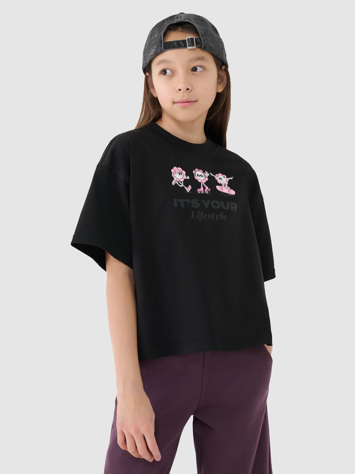 Crop top oversize z nadrukiem dziewczęcy - czarny 134 (8-9 lat)