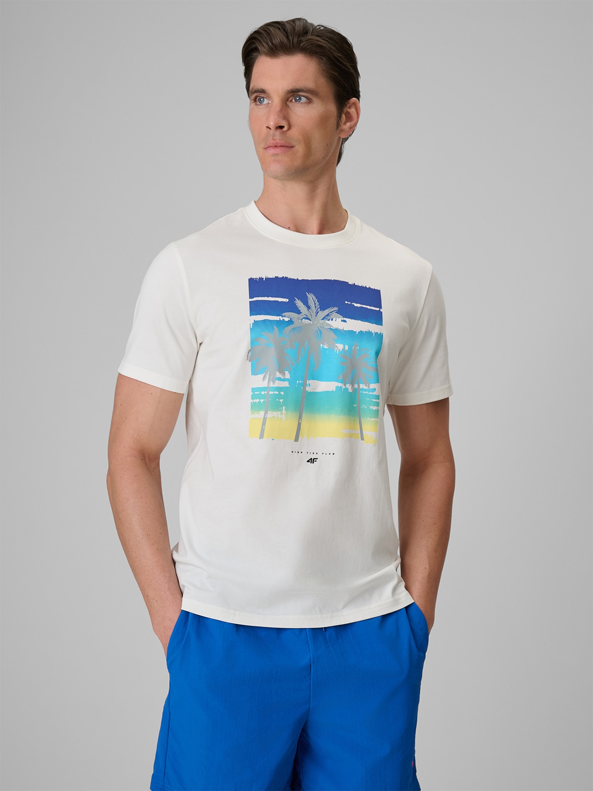 4F T-shirt regular z nadrukiem męski - kremowy S
