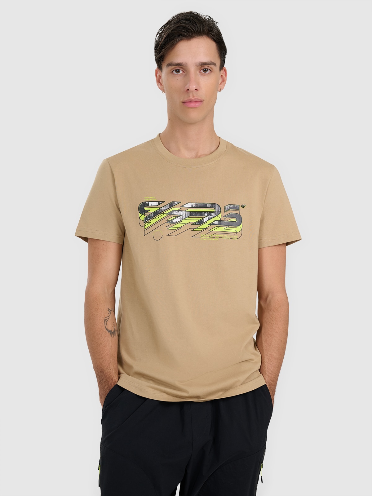 4F T-shirt regular z nadrukiem męski - beżowy S