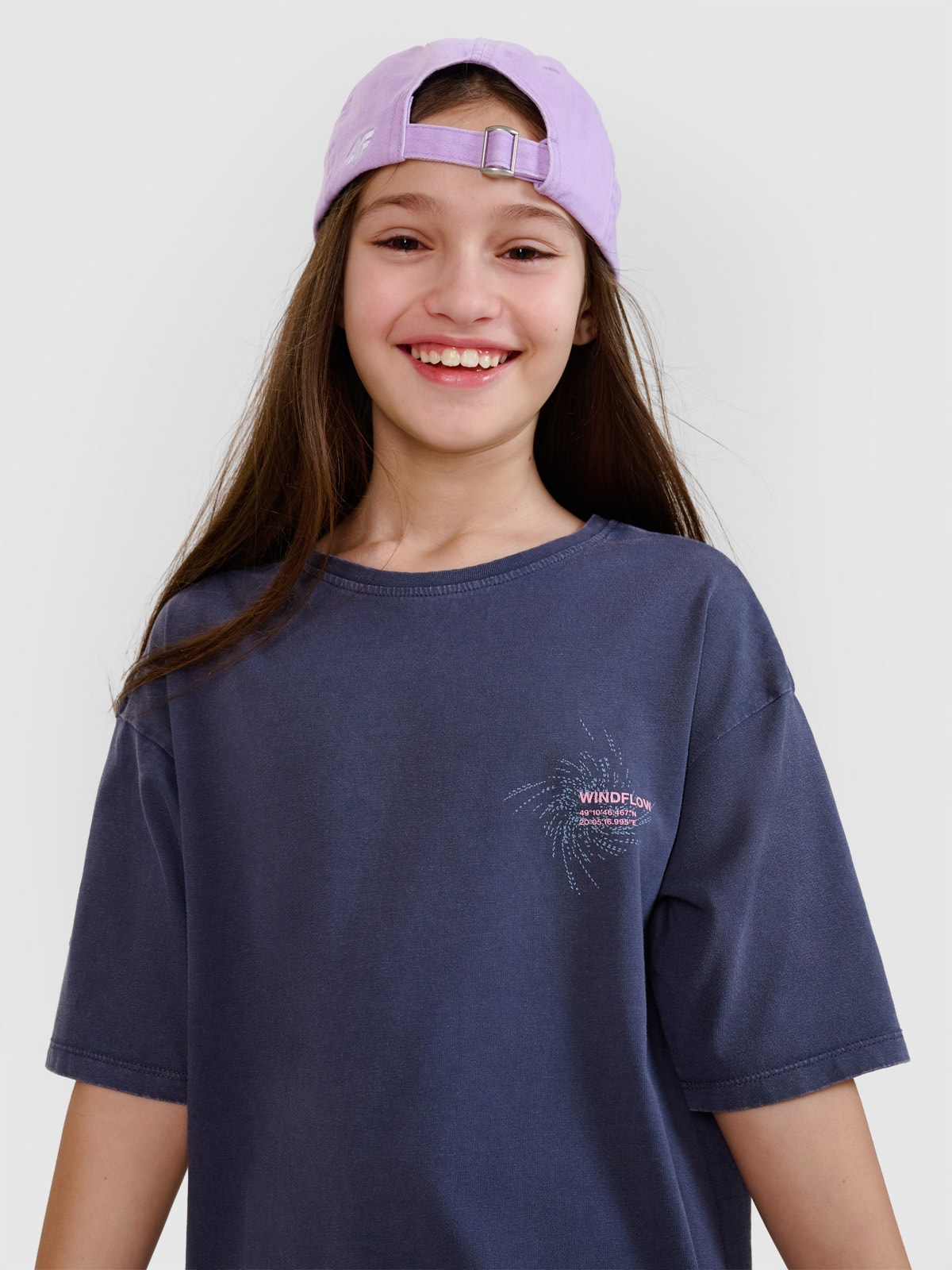 T-shirt oversize z nadrukiem dziewczęcy - szary 134 (8-9 lat)