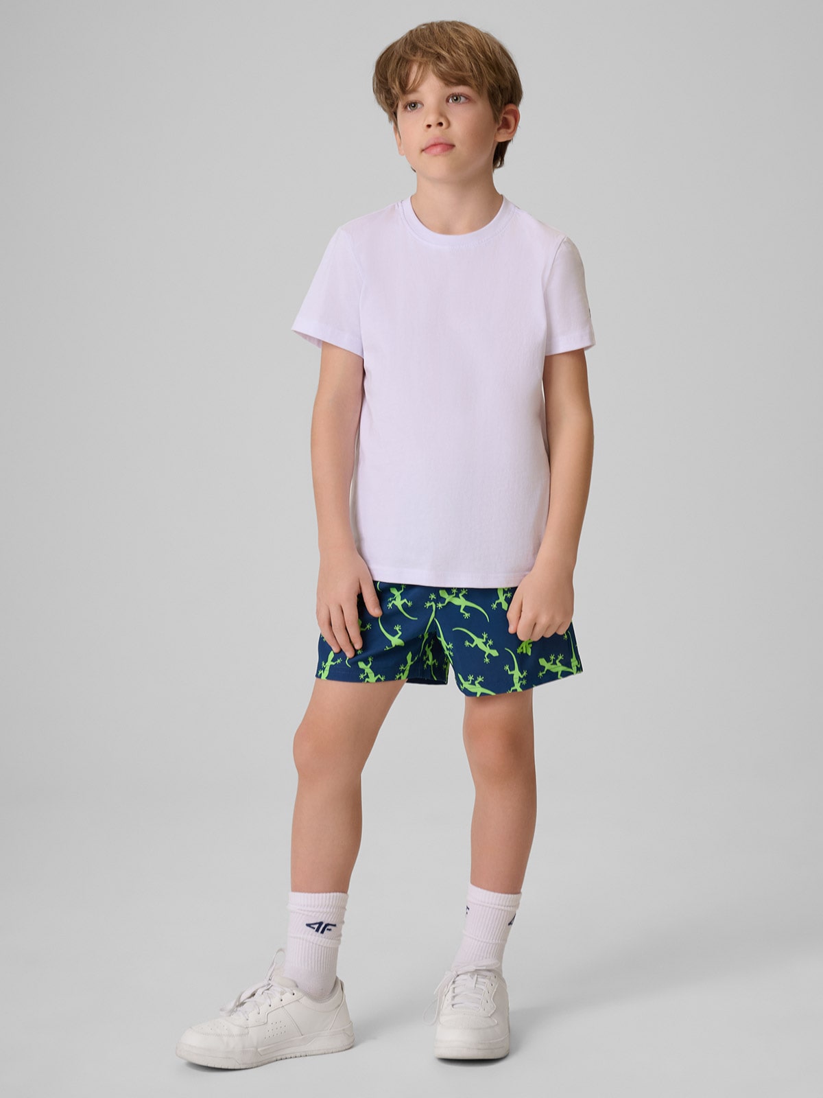 4F Spodenki plażowe boardshorty chłopięce - multikolor 122/128 (6-8 lat)