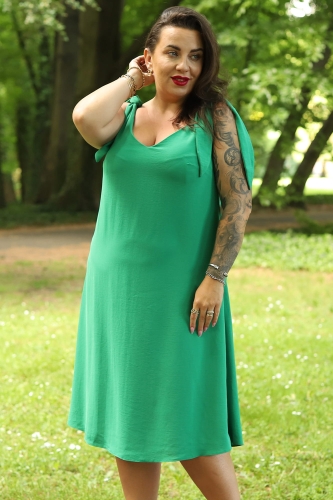 Sukienka Sukienka letnia swobodna z wiązanymi ramionami LEJLA zielona PROMOCJA