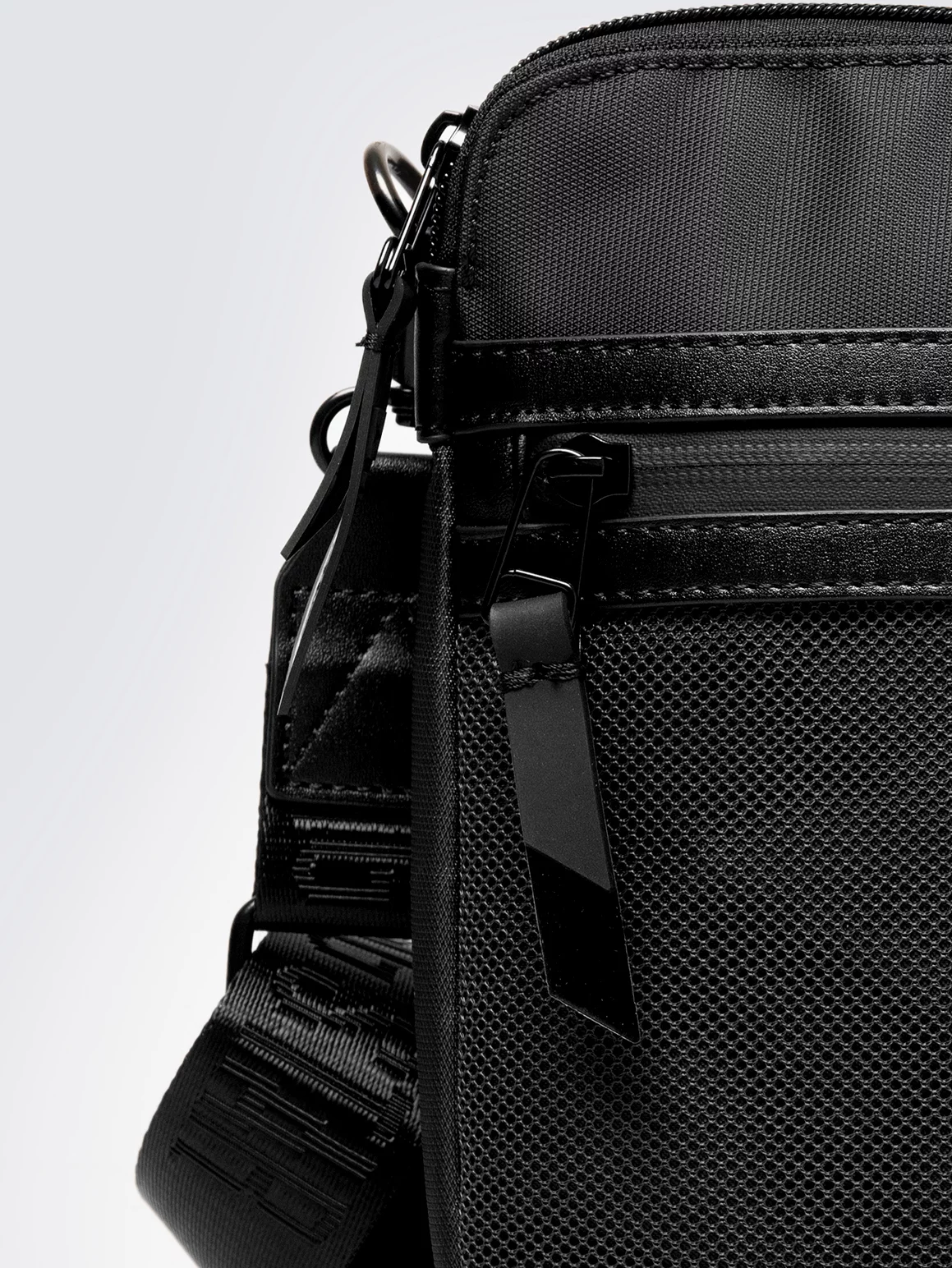 Torba męska typu crossbody czarna Wotino 906