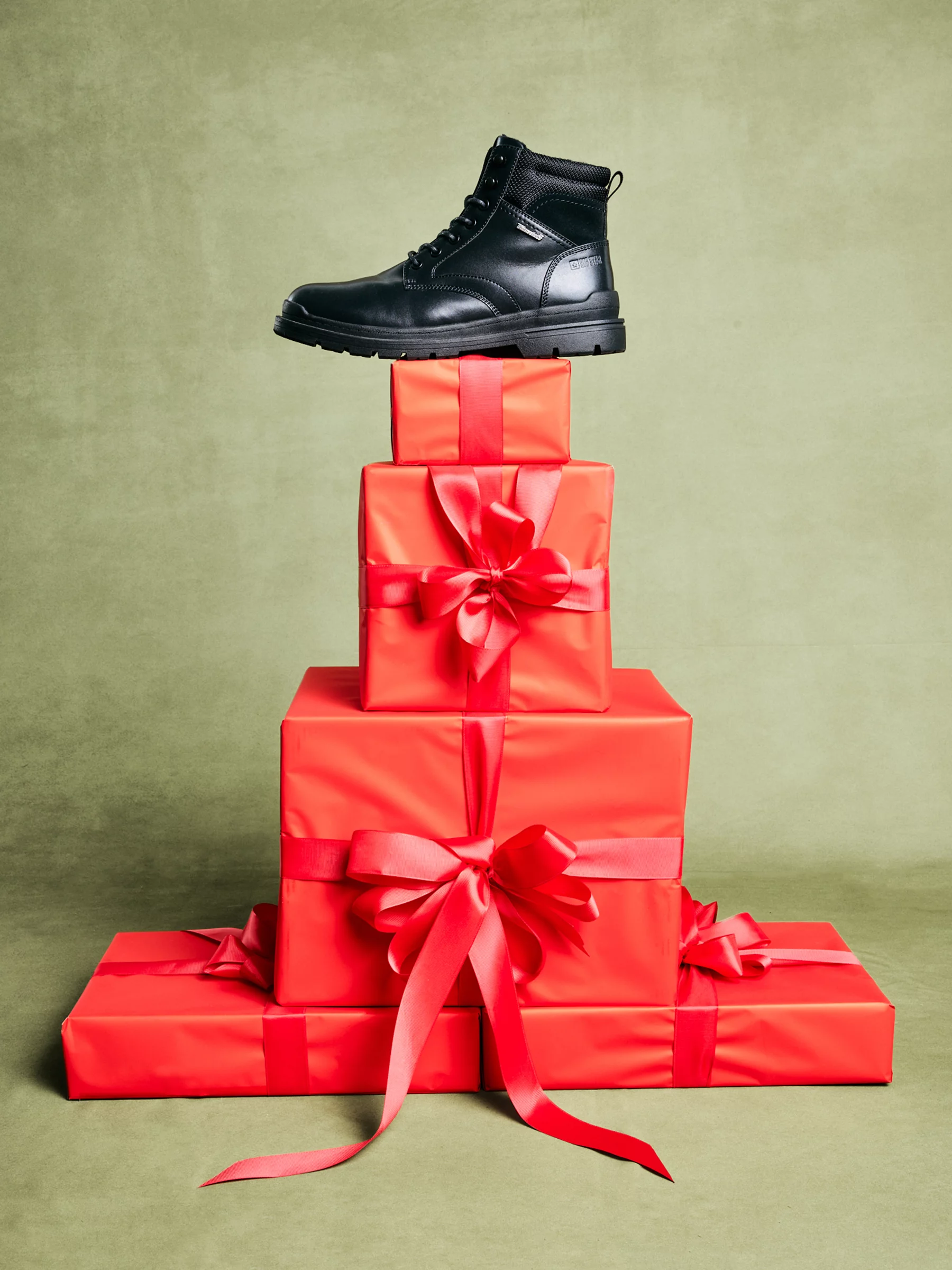 Trapery męskie ze skóry naturalnej czarne SS174123 906