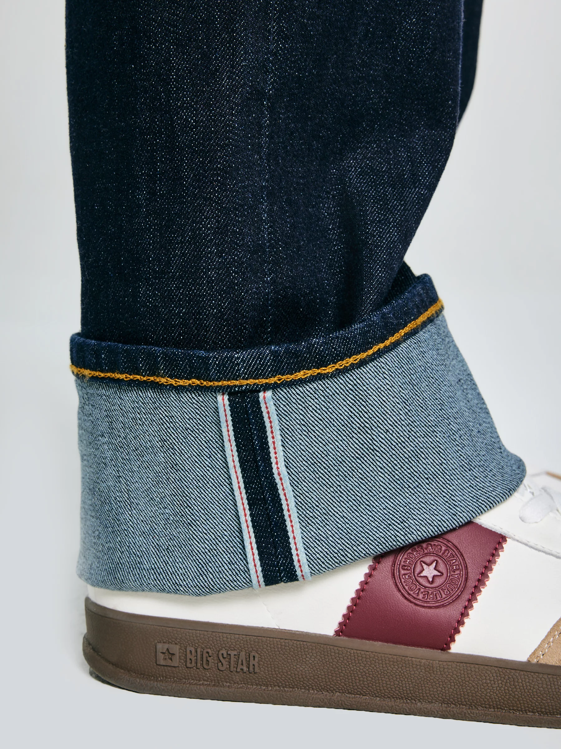 Jeansy damskie granatowe Avril 799