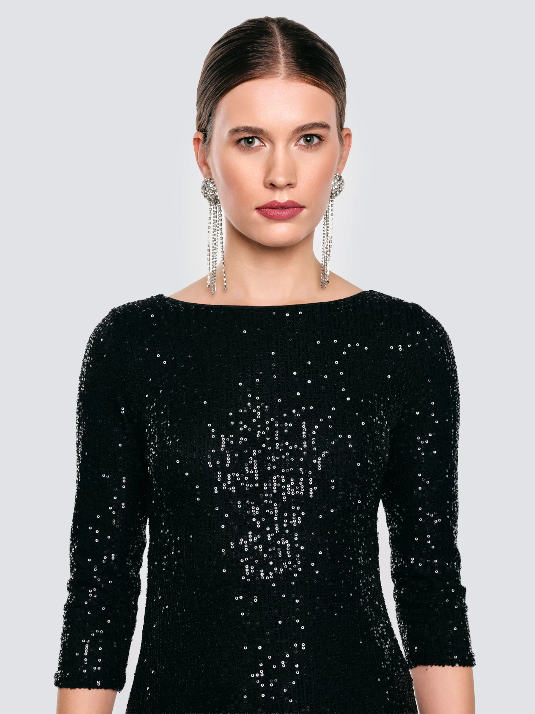 Sukienka damska midi cekinowa z rękawem 3/4 czarna Alex 906