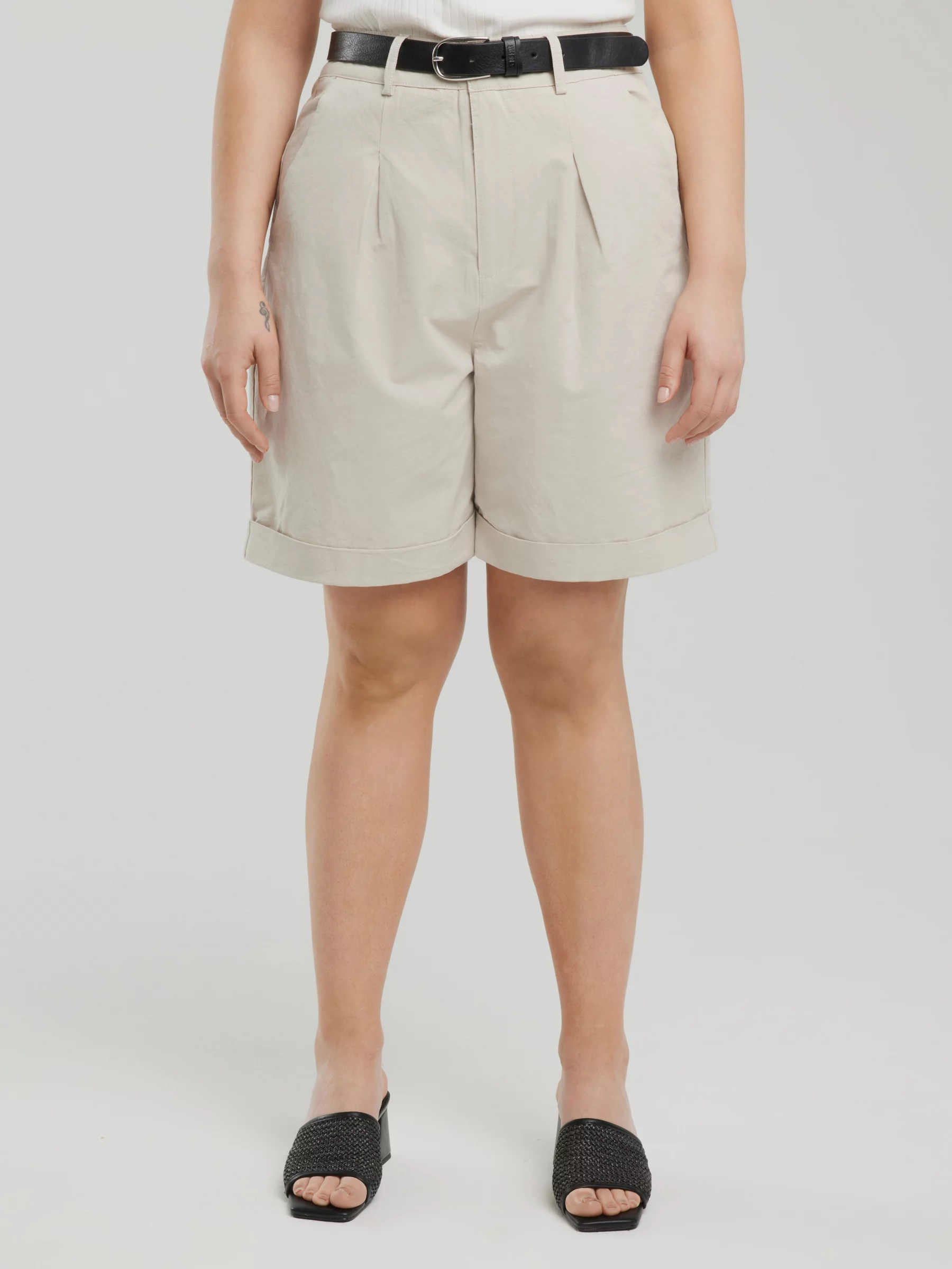 Szorty damskie luźne z dodatkiem lnu beżowe Maryliani 800