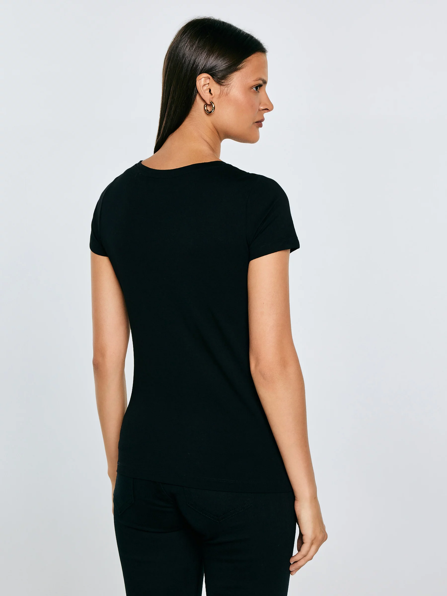 Koszulka damska o klasycznym kroju czarna Brunona 906