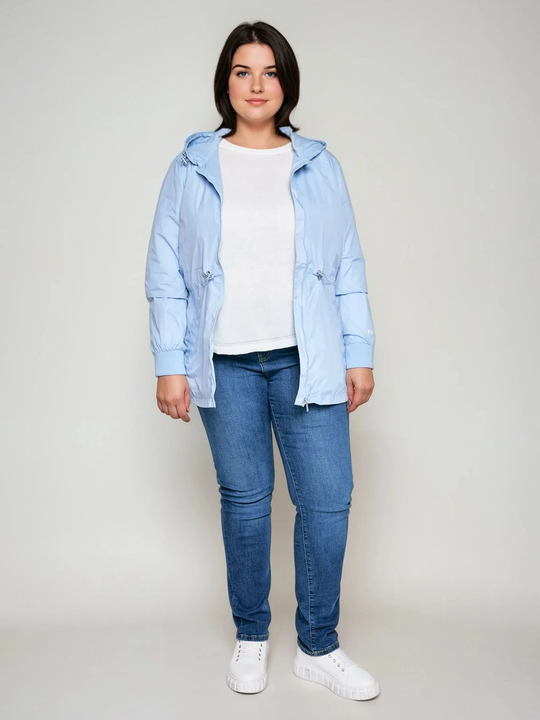 Kurtka damska z regulacją w tali z kapturem błękitna Mira 400