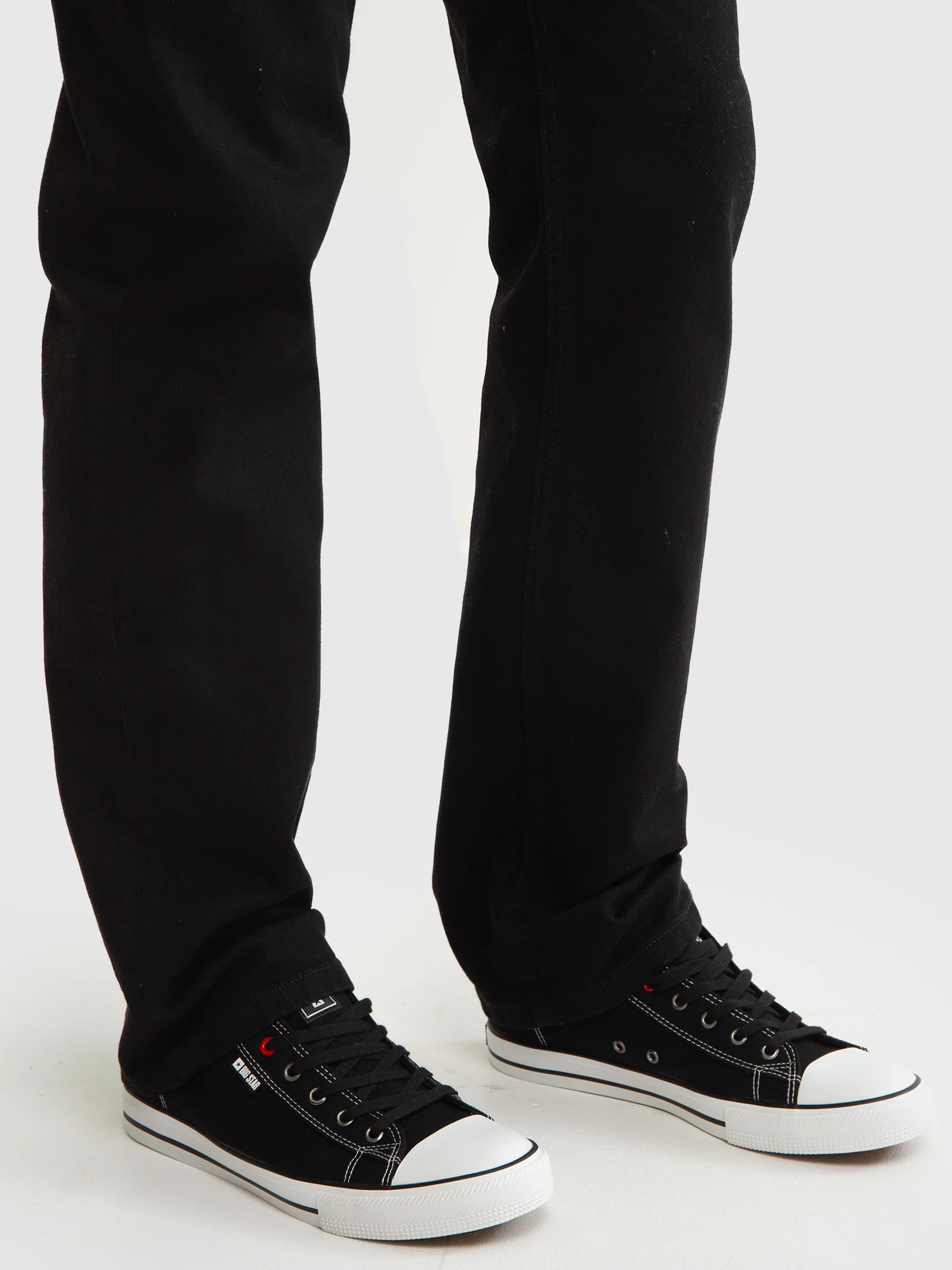 Trampki męskie niskie czarne JJ174601 906