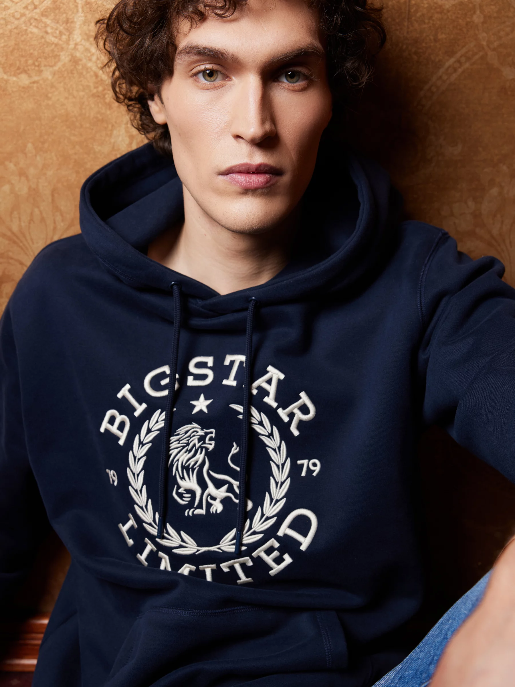 Bluza męska z kapturem granatowa Hanes 403