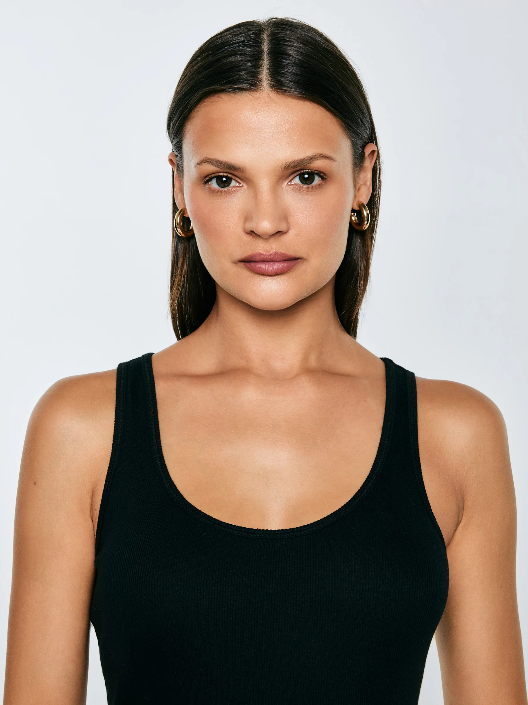 Koszulka damska na ramiączkach czarna Alena 906