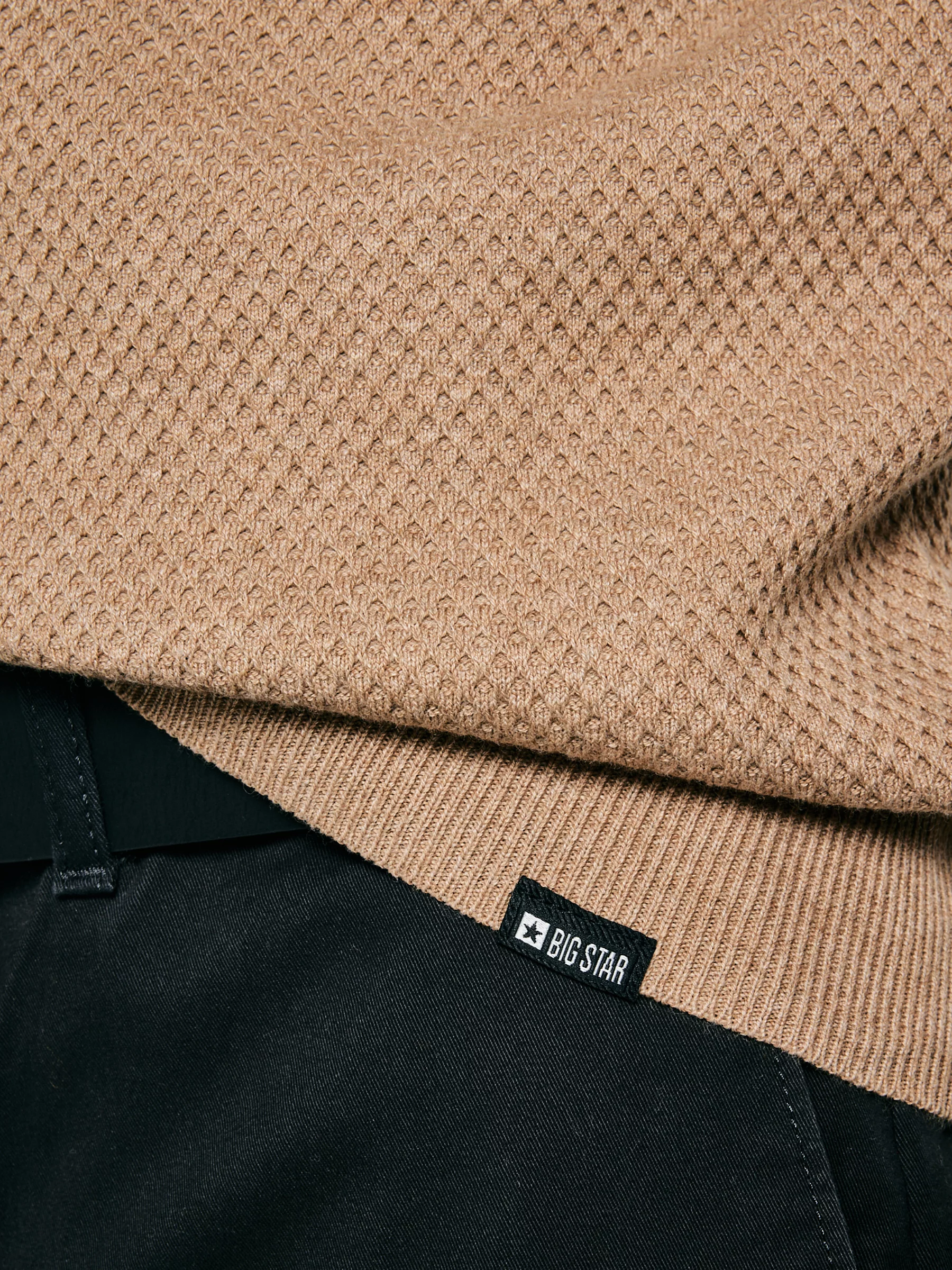 Sweter męski o teksturalnym splocie bawełniany brązowy Reylon 802