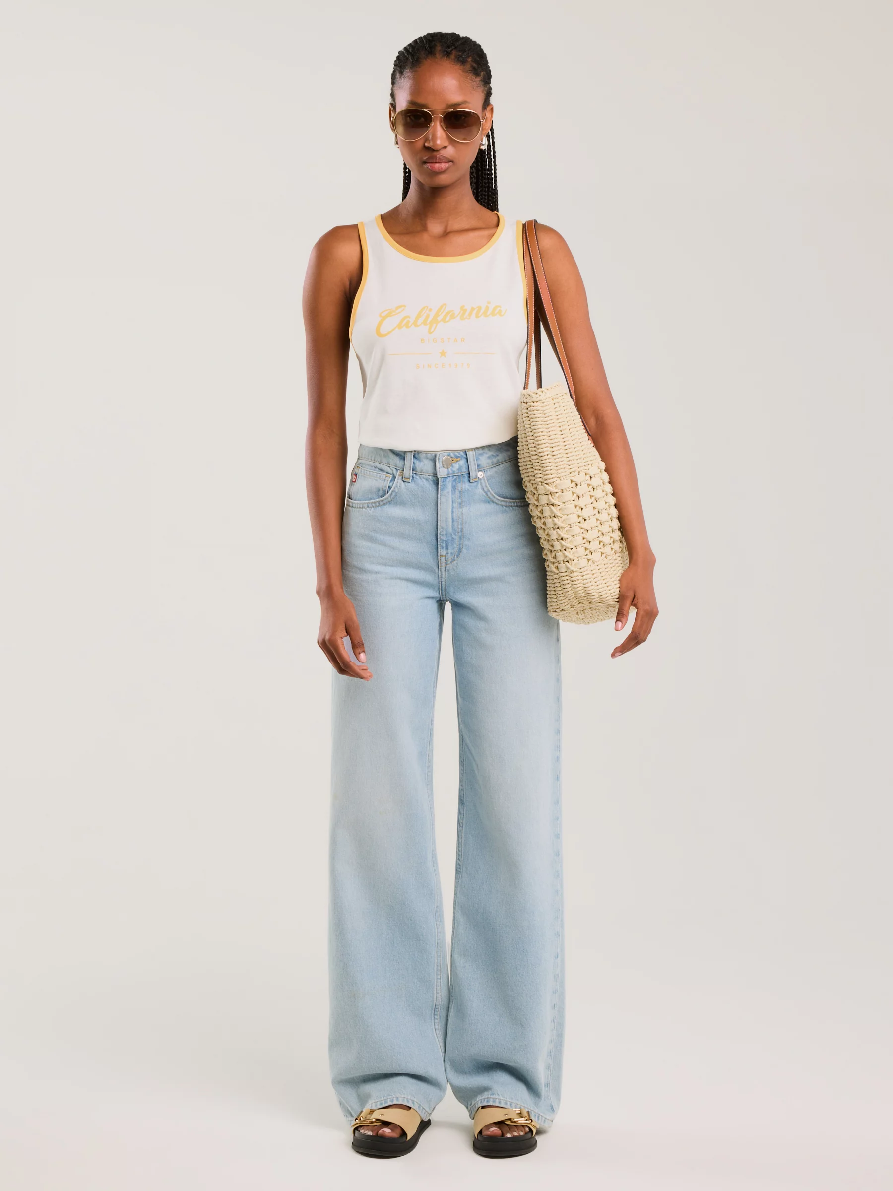 Koszulka damska na ramiączkach kremowa Witalina 102