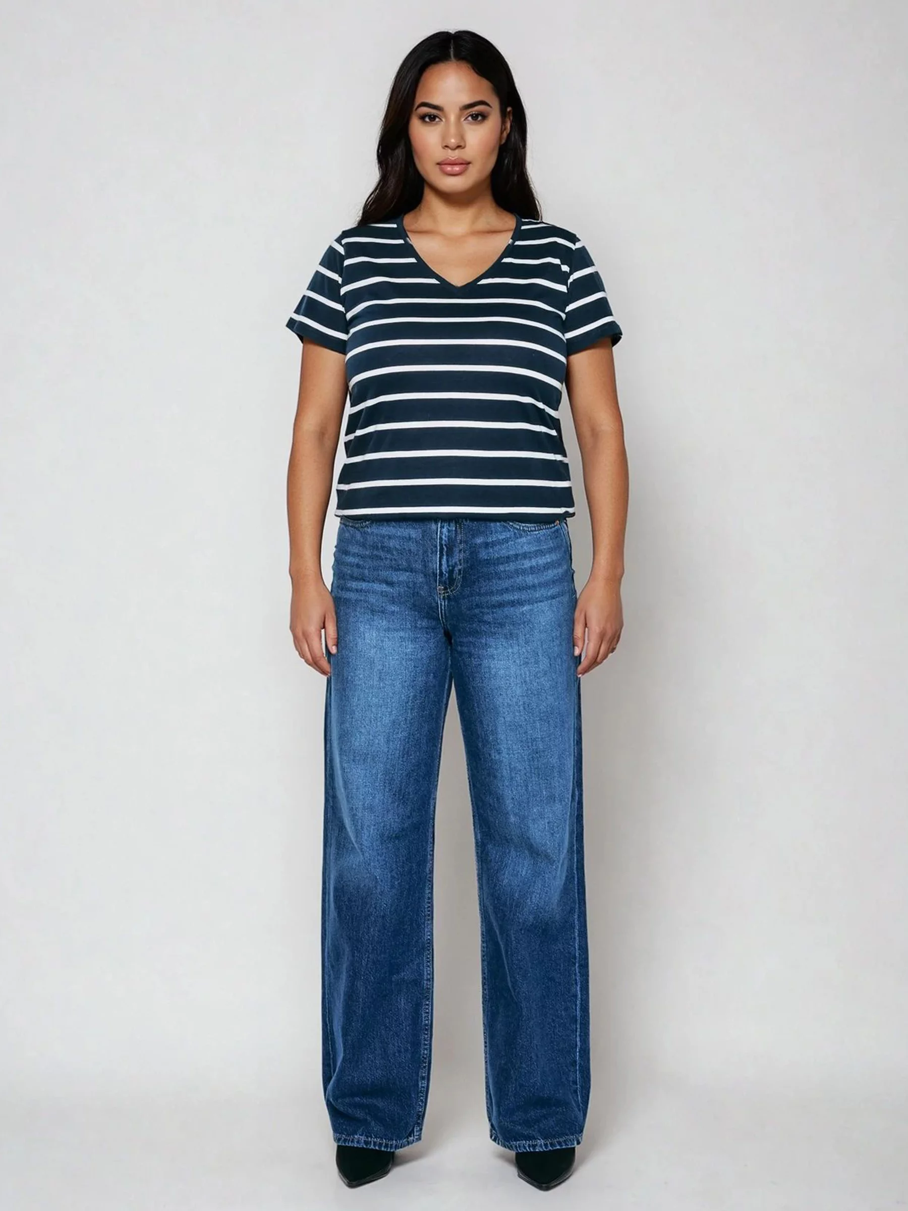 Koszulka damska z dekoltem v-neck w paski granatowa Retina 403