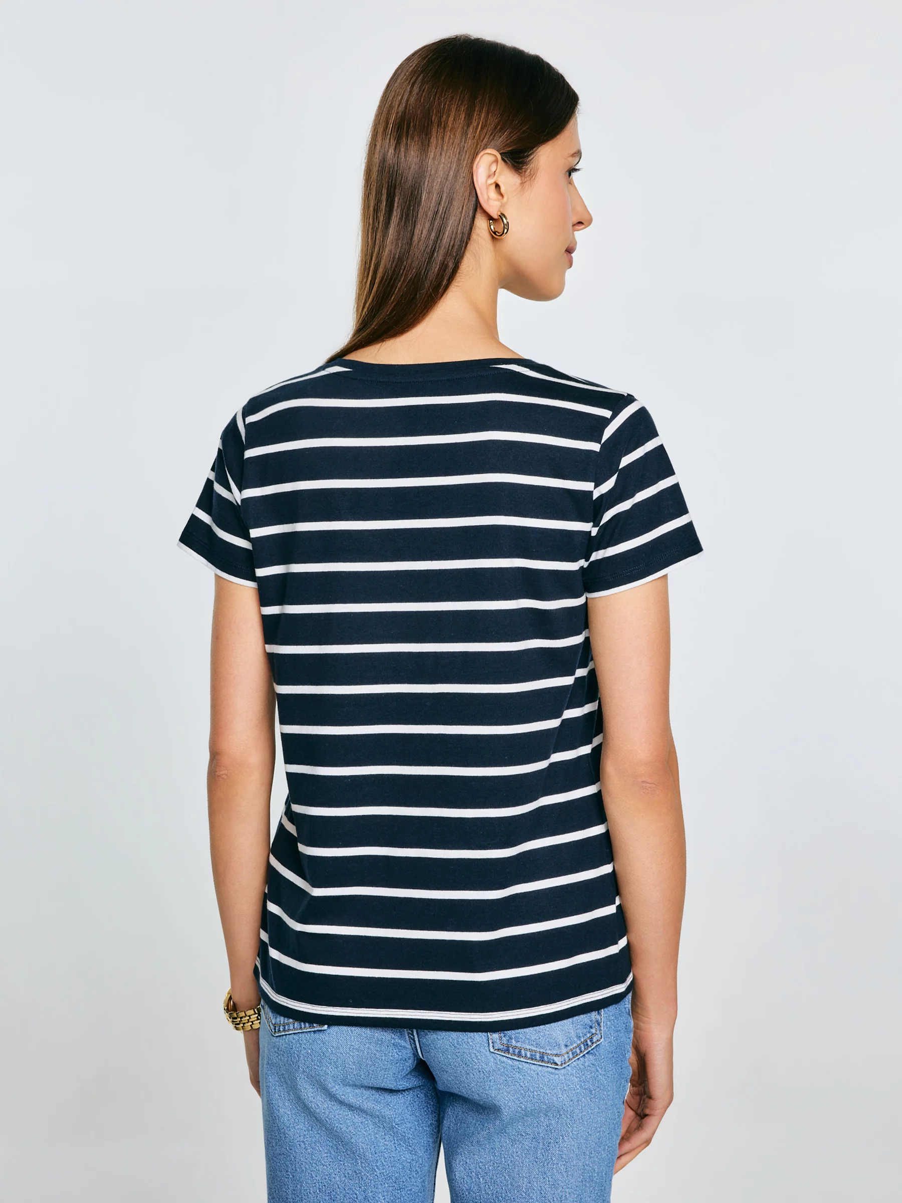 Koszulka damska z dekoltem v-neck w paski granatowa Retina 403