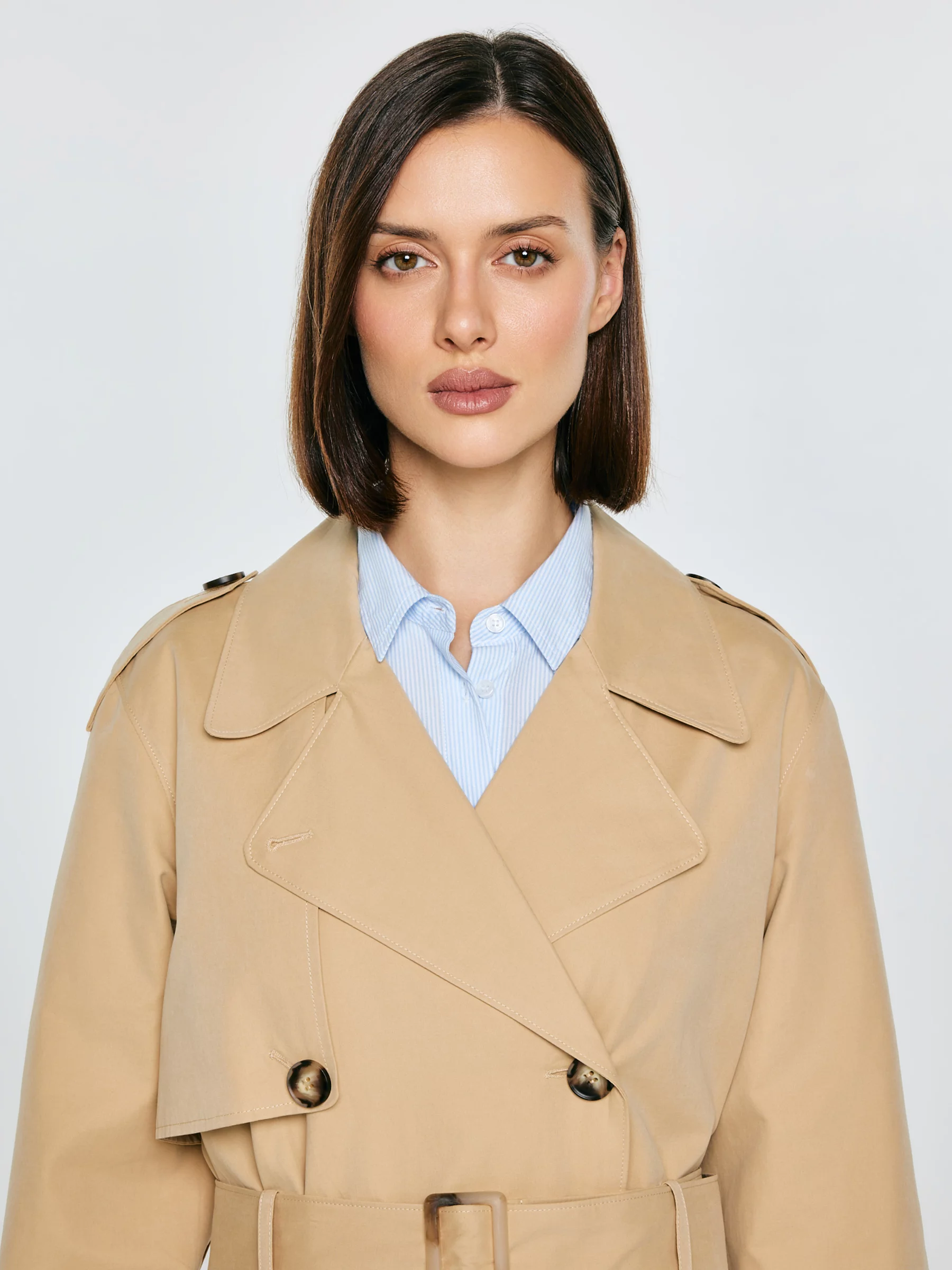 Trencz damski dwurzędowy z paskiem beżowy Retinsa 801